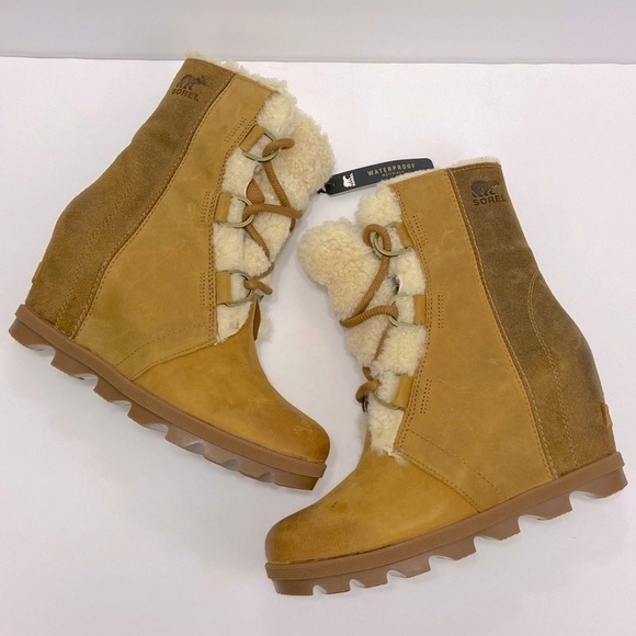 New Sorel
Joan Wedge II Shearling-Lined  Boots - Picture 13 of 16